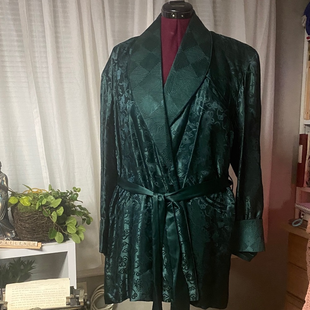 Dynasty Elegant Green Satin Robe vintage